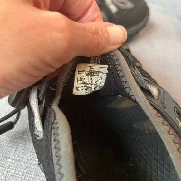 Merrell hiking close toed sandals like new size 10.5 - Picture 7 of 7